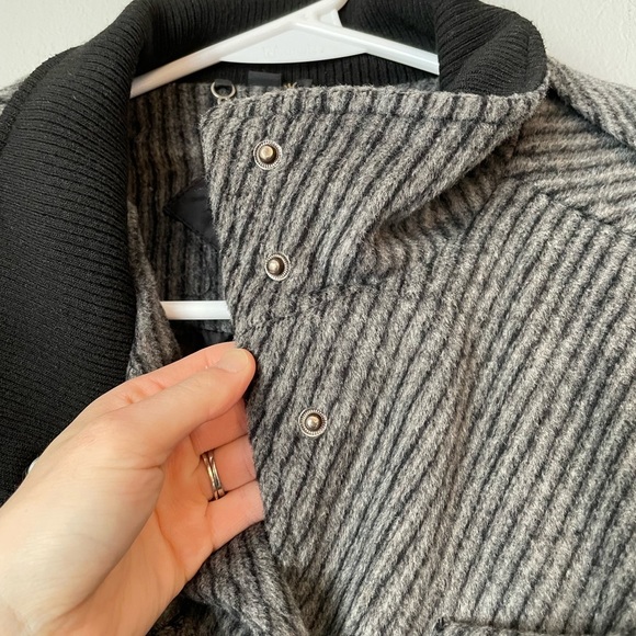 Jou Jou Women's Black and Grey Striped Jacket L - Picture 5 of 6